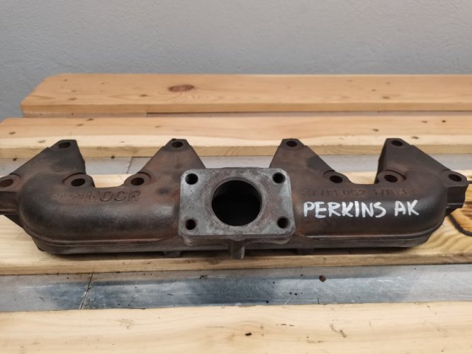 Merlo P Kolektor wydechowy Perkins 1004-40T 