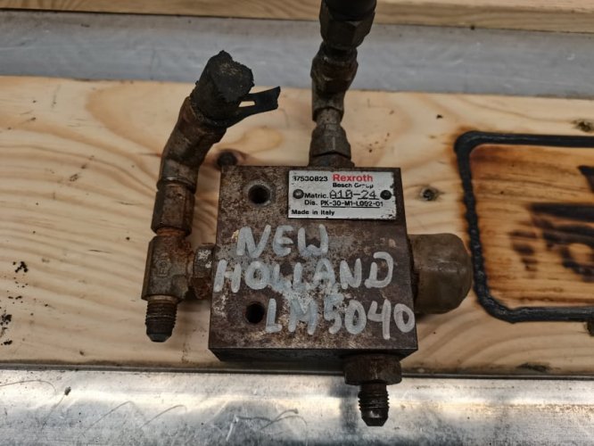 New Holland LM 5040 Blok hydrauliczny Rexroth PK30M1L09201 