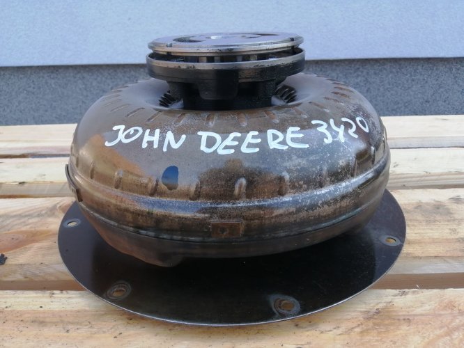 Pompa jazdy John Deere 3420 