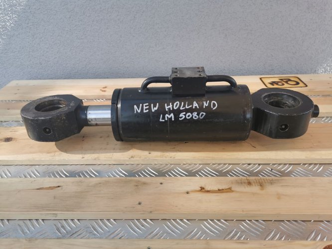 Cylinder hydrauliczny regulacji osi New Holland LM 5080 