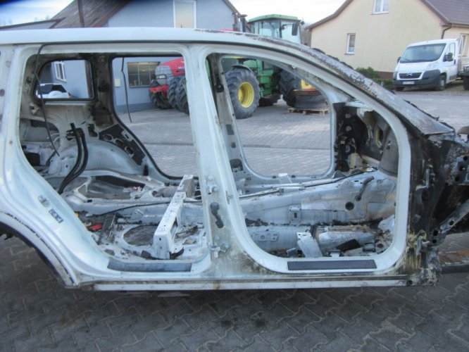 Mercedes GL X164 2009 PRÓG PRAWY + SŁUPEK ŚRODKOWY