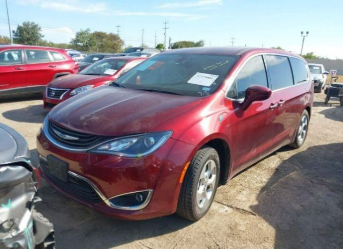 Chrysler Pacifica Touring Plus Plug-In Hybrid