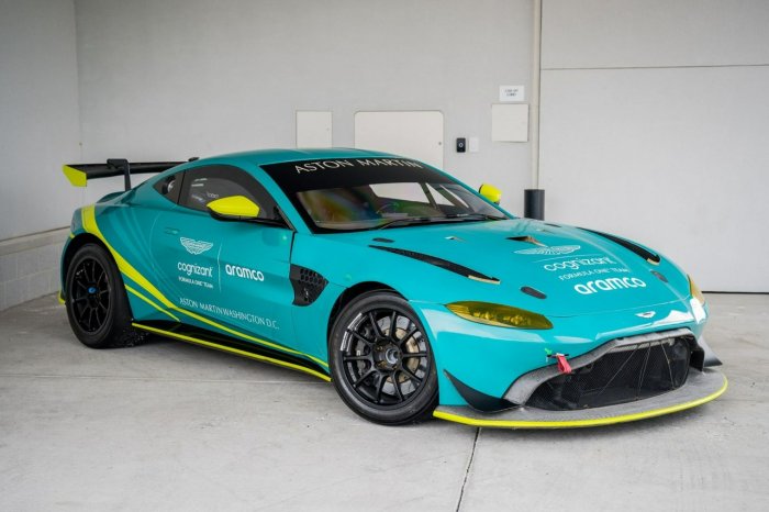 Aston Martin V12 Vantage  Vantage V12 RACE CAR