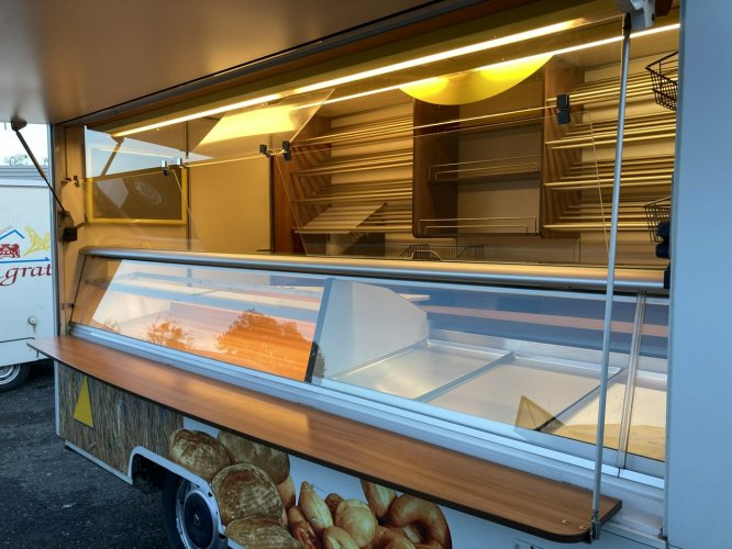 Renault Master Autosklep piekarn sklep Bar Gastronomiczny Food Truck Foodtruck Borco