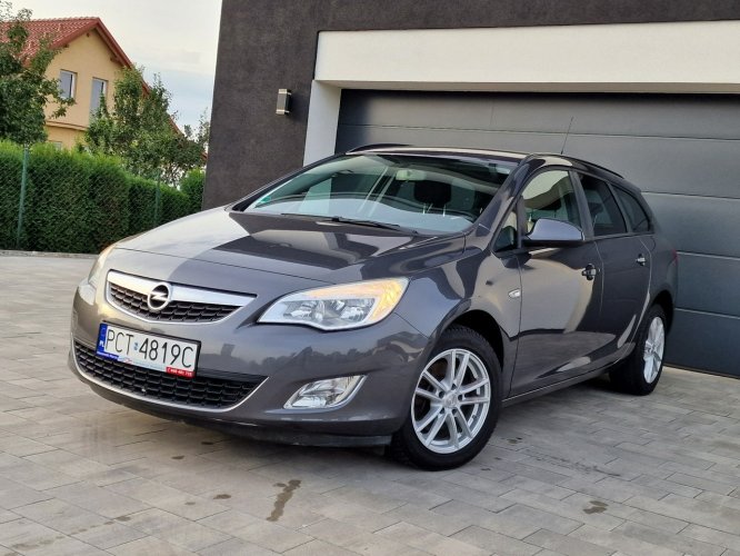 Opel Astra ZAREJESTROWANY W PL *niski przebieg* J (2009-2019)