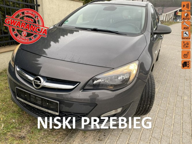 Opel Astra Klimatronik, parktronik, tempomat, podgrzewane fotele i kieronica J (2009-2019)