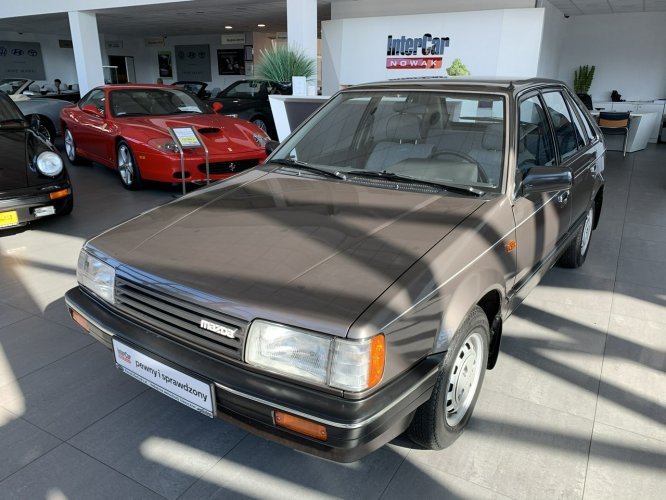 Mazda 323 Fabrycznie nowy z prywatnej kolekcji Heinza Macchi III (1986-1989)