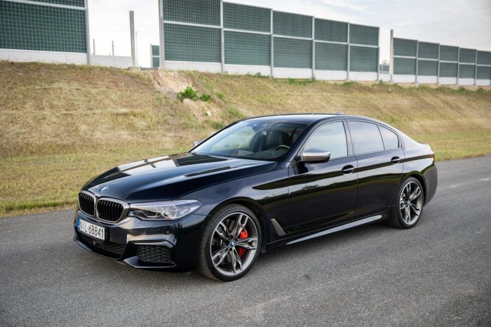 BMW M550d Salon PL. 1 wł. Skrętna oś. 2 komplety kół. Konfiguracja 580 tys zł. G30 (2017-)