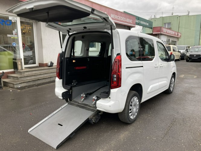 Opel Combo  Combo krótki do przewozu Niepełnosprawnych inwalida rampa  2020 PFRON E (2018-)