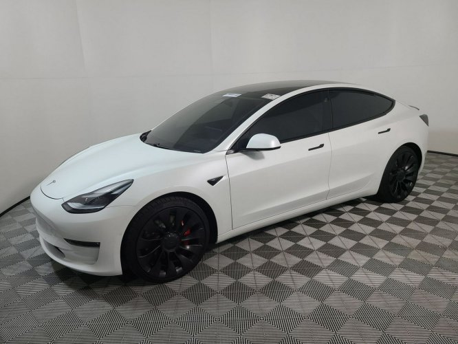 Tesla Model 3 Performance 480KM
