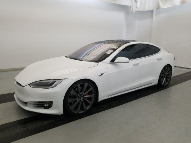 Tesla Model S Performance 1020KM