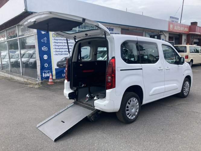 Opel Combo  Combo krótki do przewozu Niepełnosprawnych inwalida rampa  2020 PFRON E (2018-)
