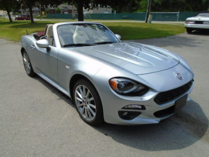 Fiat 124 Spider 1.4 140 km Lusso Red Top Edition