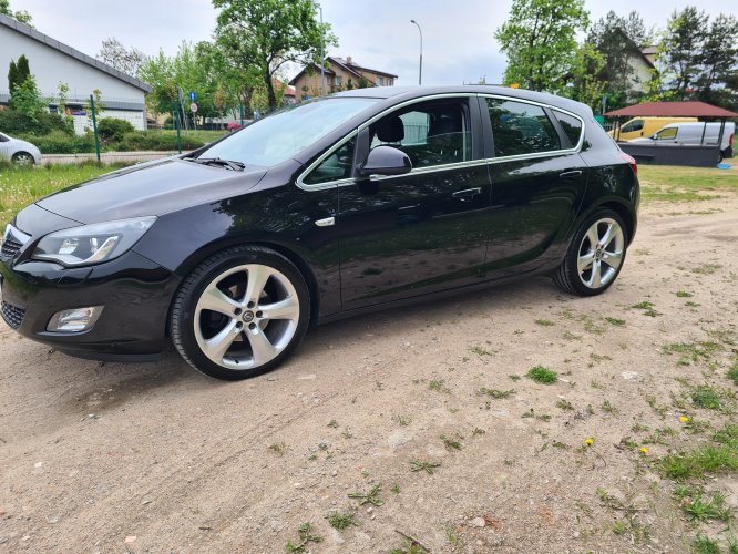 Opel Astra J 1,6 benzyna 180KM