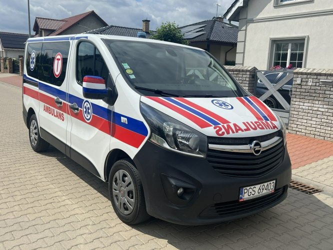 ambulansy Opel Vivaro Opel Vivaro karetka ambulans ambulance