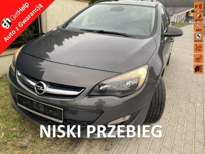 Opel Astra Klimatronik, parktronik, tempomat, podgrzewane fotele i kierownica J (2009-2019)