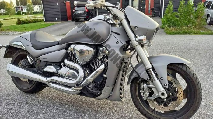 Suzuki Intruder