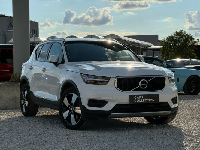 Volvo XC 40 Momentum / Panorama / Pamięć foteli / FV marża