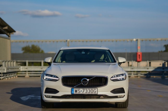 Volvo S90 Volvo S90 Momentum II (2017-)