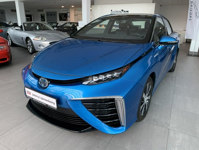 Toyota Mirai Futurystyczne auto bogato doposażone przepiękny kolor