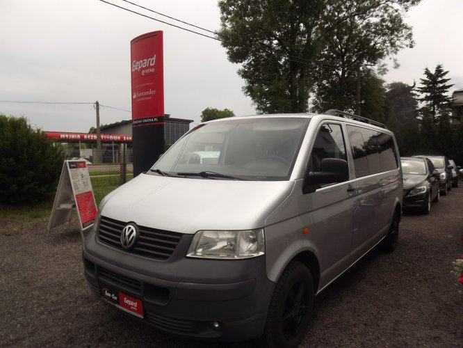 Volkswagen Transporter 9 osobowy T5