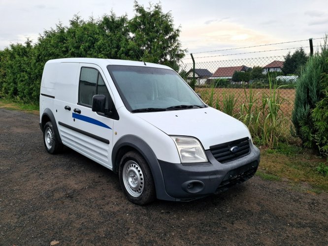 Ford Transit Connect Bezwypadkowy, Serwis ASO