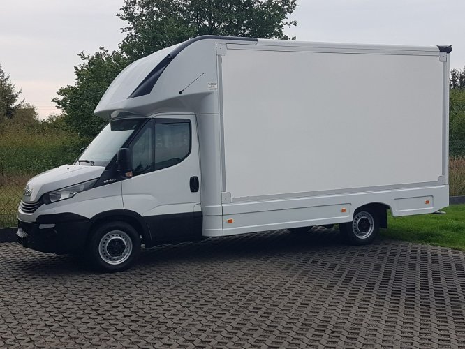 Iveco Daily KONTENER NISKOPODŁOGOWY 4,31x2,24x2,43 KAMPER SKLEP KLIMA  FOODTRUCK