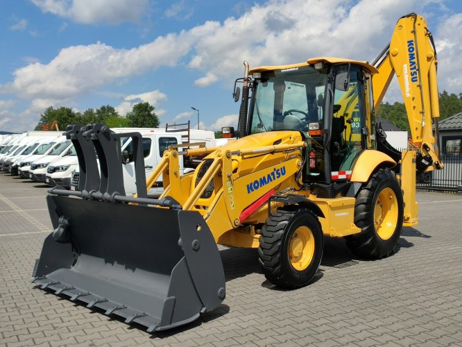 standardowa Komatsu WB93R-5E0 Szybko Złącze Zadbana Super Stan OKAZJA !!! Super Zadbana !!!