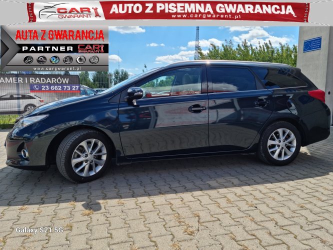 Toyota Auris II HYBRYDA 1.8 99 KM szklany dach navi kamera jasne skóry gwarancja