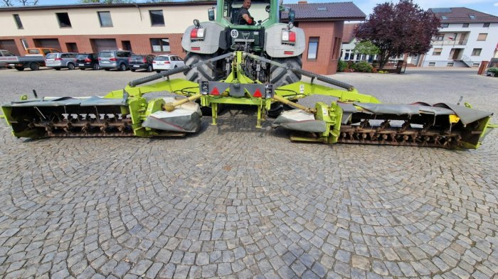 kosiarki łąkowe i wykaszarki Claas Kosiarka Claas Butterfly Disco 8400 C Kosiarka Claas Butterfly Disco 8400 C