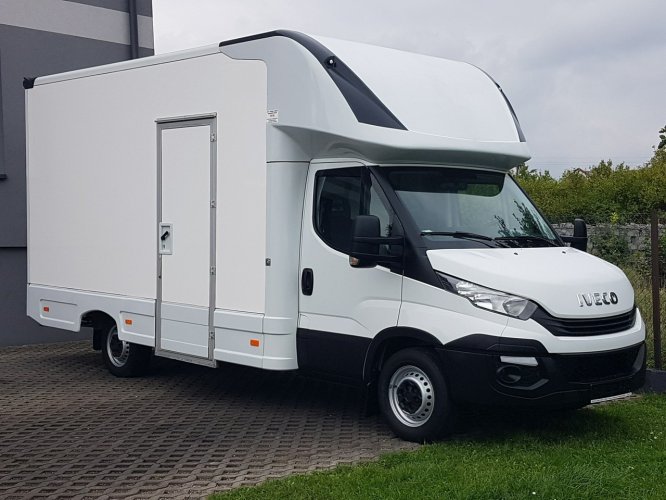 Iveco Daily KONTENER NISKOPODŁOGOWY 4,31x2,23x2,42 SKLEP KAMPER KLIMA  FOODTRUCK