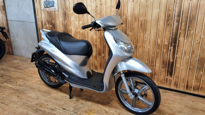 Peugeot Looxor skuter Looxor 100ccm na dużych kołach Bardzo ładny..