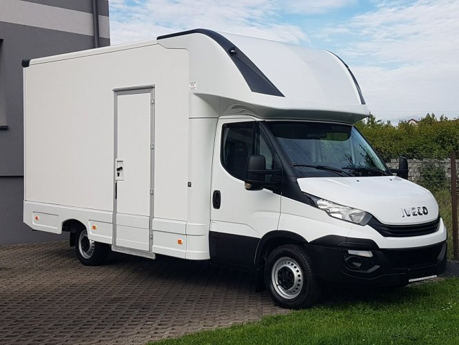 Iveco Daily KONTENER NISKOPODŁOGOWY 4,31x2,23x2,42 SKLEP KAMPER KLIMA  FOODTRUCK