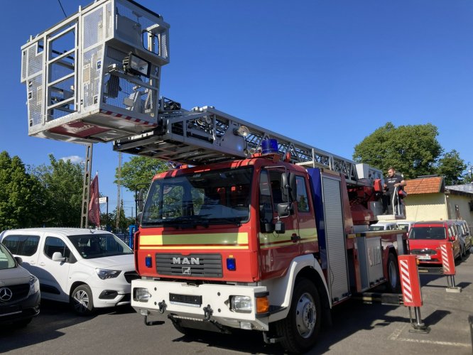 MAN Man 15,280 Straż drabina Strażacka 32m Metz Man 15,280 Straż pożarna drabina Strażacka zwyżka podnośnik 32m Metz