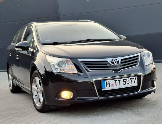 Toyota Avensis *1.8VVT-i* benzyna* BDB stan* wersja SOL* III (2009-)