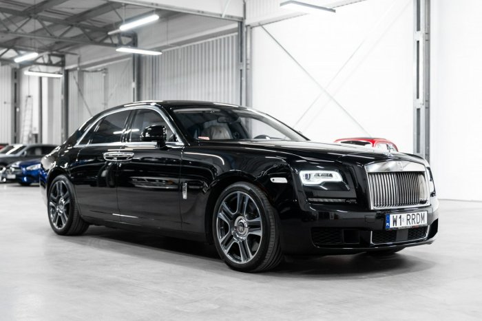 Rolls-Royce Ghost 6.6 V12 570KM. Gwiezdny sufit Starlight. Salon PL. Bezwypadkowy. FV23%