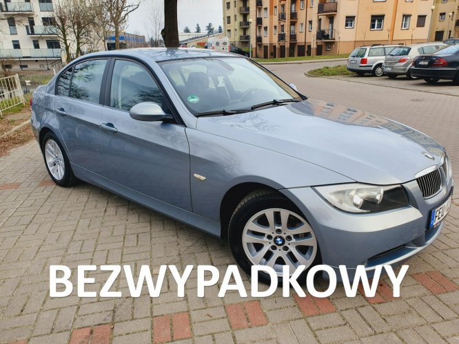 BMW 320 2.0i Bezwypadkowy Oryginał Lakier Wyposażony E90E91E92E93(2005-2012)