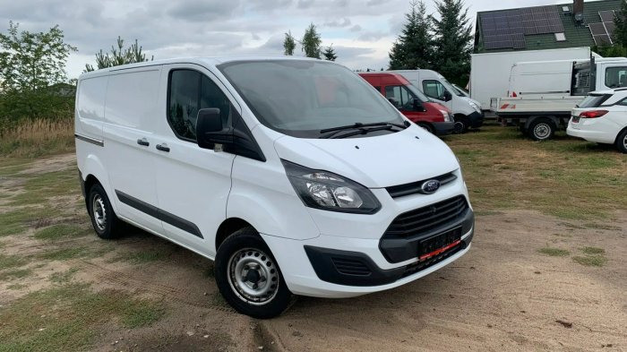 Ford Transit Custom 2,2Tdci 100KM L1H1 Hak 6pk Bezwypadkowy