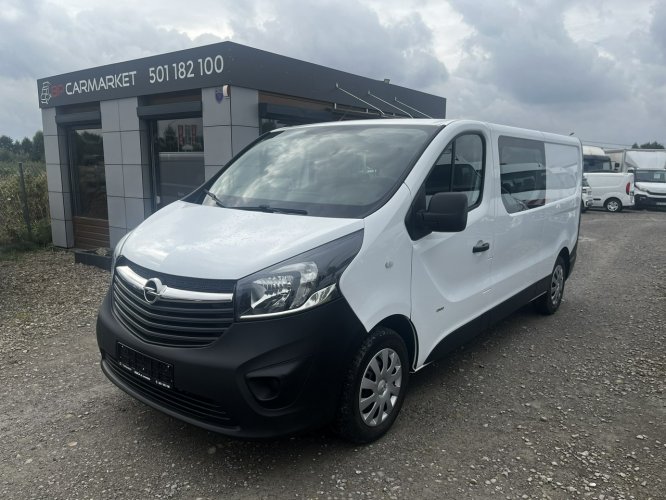 Opel Vivaro Opel Vivaro l2h1 brygadówka 6 miejsc