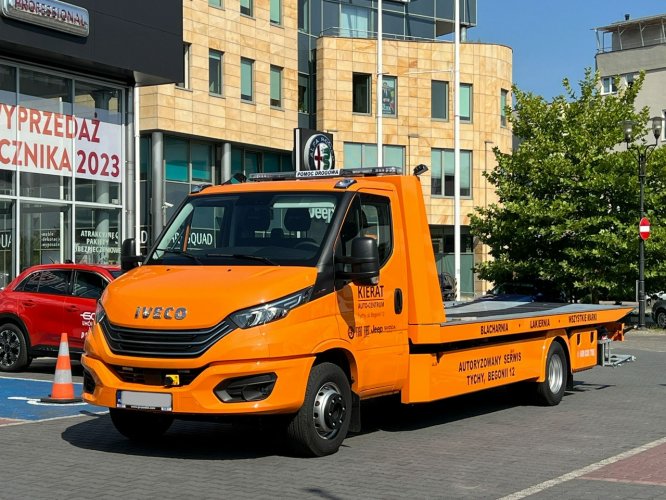 Iveco Daily * NOWY * Samochód specjalny zarejestrowany jako pomoc drogowa.