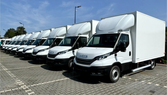 Iveco Daily 35S18 2023r Kontener + Winda 9-Palet Hi-MAtic Salon PL Na Gwarancji Od Ręki