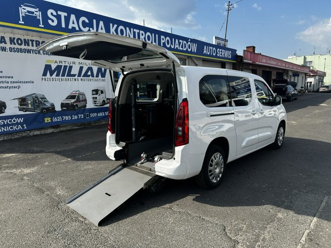 Opel Combo Combo Maxi przewozu Niepełnosprawnych inwalida rampa  Model 2020 PFRON E (2018-)