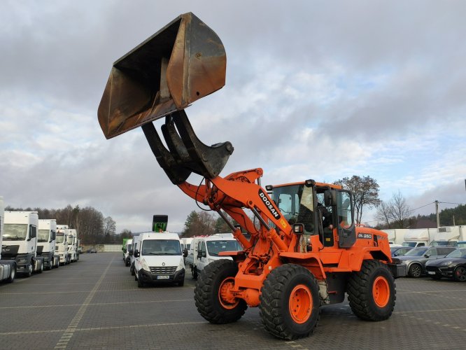 średnia kołowa Doosan DL250  14,5Ton Łyżka Wysokiego Wysypu !!! Zadbana Sprawna Super Stan