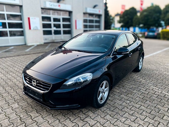 Volvo V40 T4 Momentum / Navi / Alu / PDC / Xenon