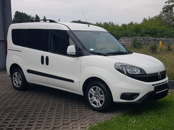 Fiat Doblo 5 OSÓB KLIMA 2xDRZWI BOCZNE PRZESUWNE KRAJOWY AC II (2009-)