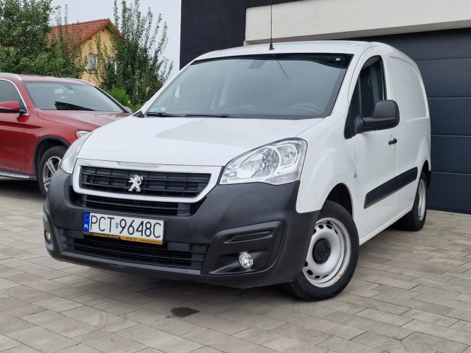 Peugeot Partner NOWY ROZRZĄD + OLEJ *bezwypadkowy* bardzo zadbany* KLIMA    3szt