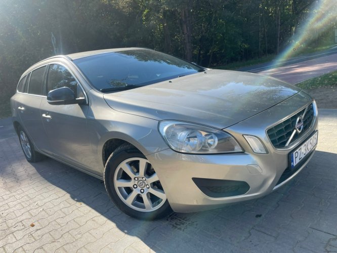 Volvo V60 2.0 136KM Navi Niski Przebieg Nowy Rozrząd Zarejestrowany w PL! I (2010-2018)