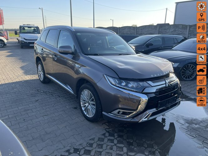 Mitsubishi Outlander Invite 4WD Automat Kamera Plug-in III (2012-)