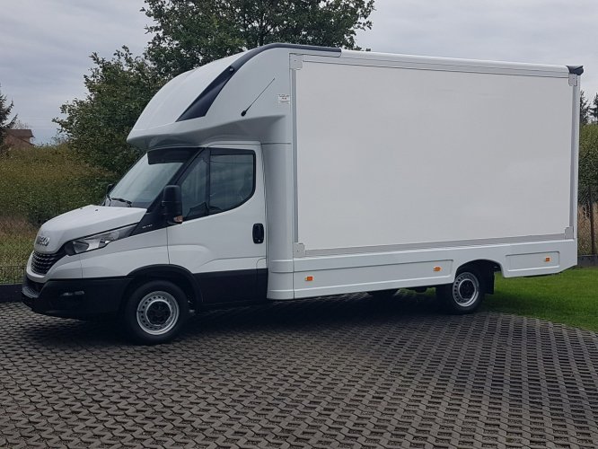 Iveco Daily KONTENER NISKOPODŁOGOWY 4,43x2,23x2,42 SKLEP FOODTRUCK KAMPER KLIMA