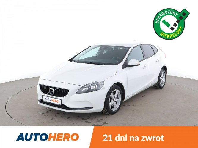 Volvo V40 2.0D 6MT Klimatronik Tempomat Navi Grzane Fotele Czujnik Deszczu PDC II (2012-)